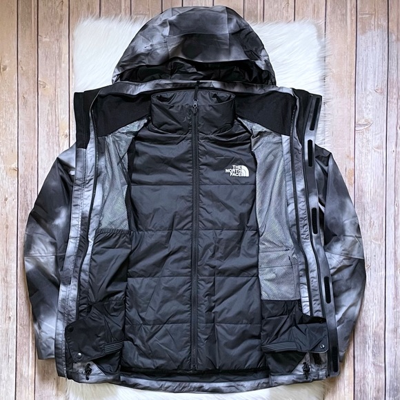 The North Face Women’s Garner TriClimate 3 In 1 Jacket - Picture 7 of 12